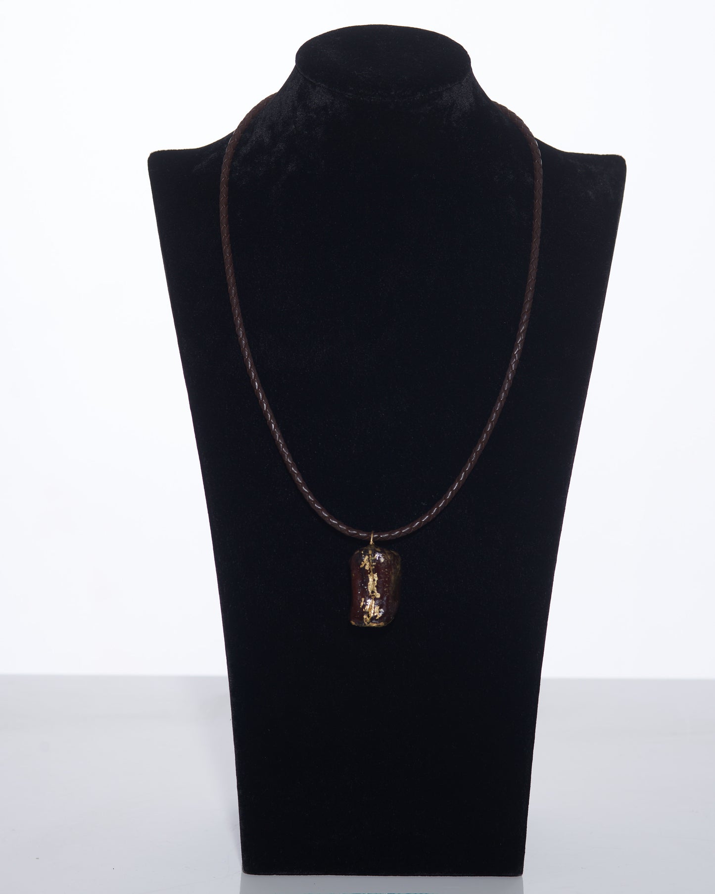 Kolanut Neckpiece With Gold-Coloured Metallic Foil