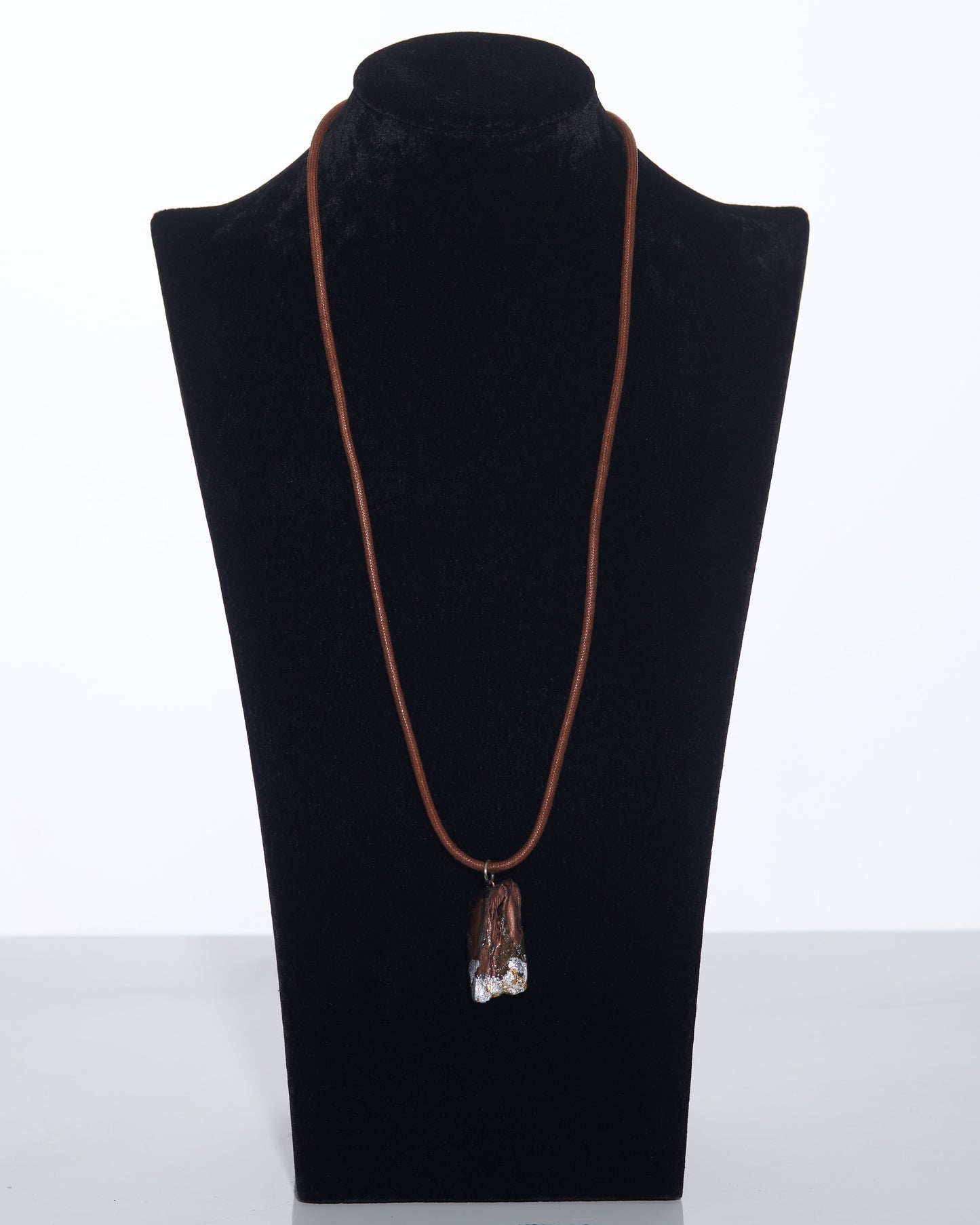Kolanut Neckpiece With Silver and Gold-Coloured Metallic Foil