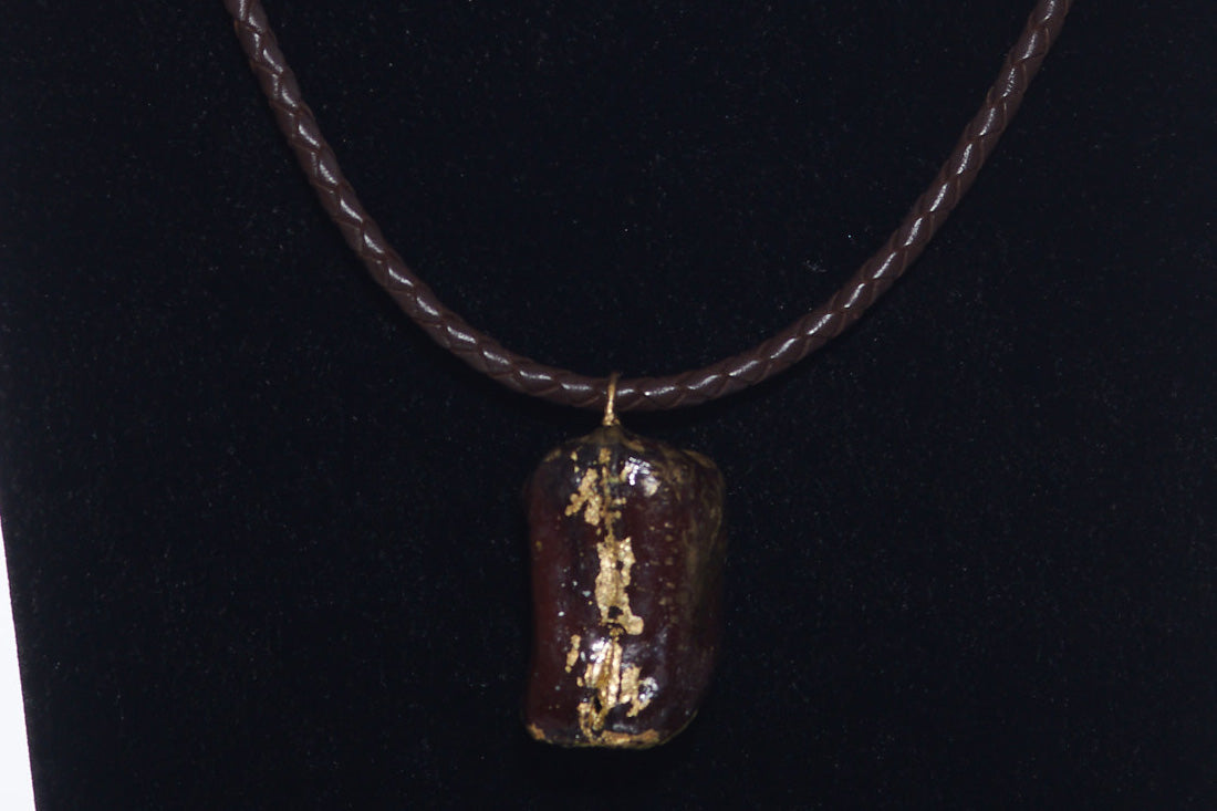 Kolanut Neckpiece With Gold-Coloured Metallic Foil